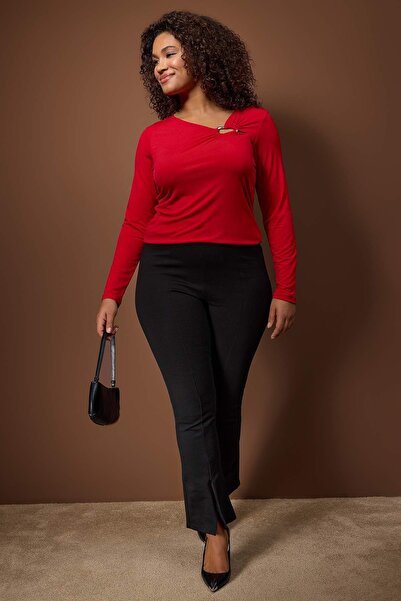 Trendyol Curve Red Asymmetric Collar Accessory Detail Knitted Plus Size Blouse Tbbaw26Af00010