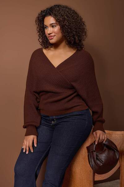 Trendyol Curve Кафяв пуловер с кръстосана предна част и връзки на гърба TBBAW23AN00040