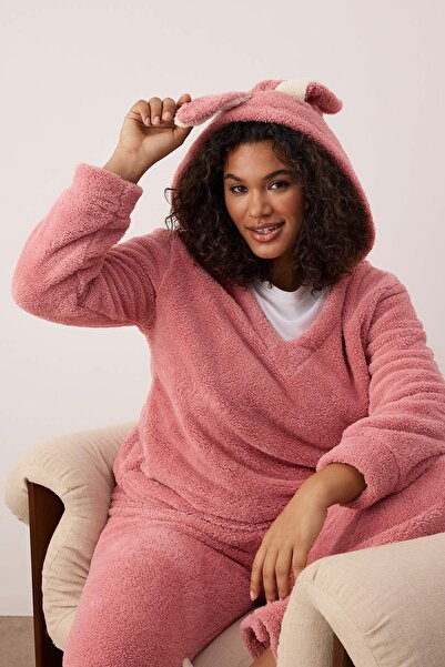 Trendyol Curve Ροζ πλεκτό σετ πιτζάμες με βελούδινη κουκούλα και λεπτομέρεια αυτιού - TBBAW25AI00021