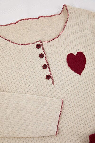 Trendyol Curve Ecru-Red Heart Fleece Plus Size Pajama Set