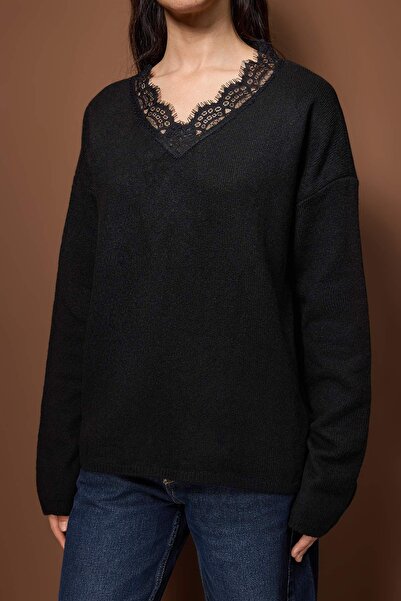 Trendyol Collection Black Soft Textured V-Neck Lace Knitwear Sweater Twoaw26Kz00288