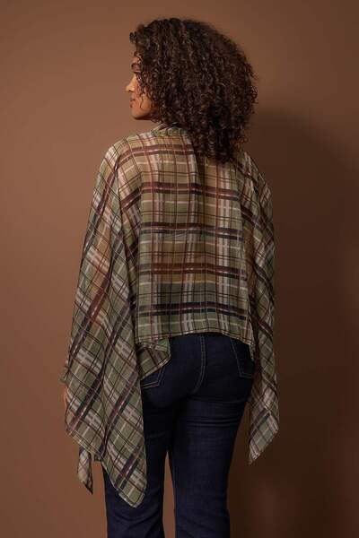 Trendyol Curve Green Plaid Pattern Chiffon Woven Plus Size Blouse Tbbaw26Af00118