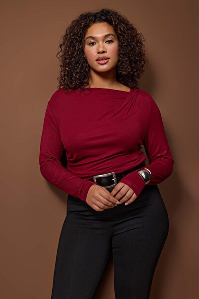 Trendyol Curve Burgundy Fitted/Fitted to the Body Asymmetrical Neckline Detailed Soft Fabric Stretchy Knitted Blouse Tbbaw26Af00088