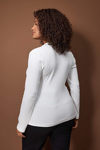 Trendyol Curve White Knitwear Collar Detail Fitted/Fitted Corded Fabric Stretchy Knitted Blouse Tbbaw26Af00020