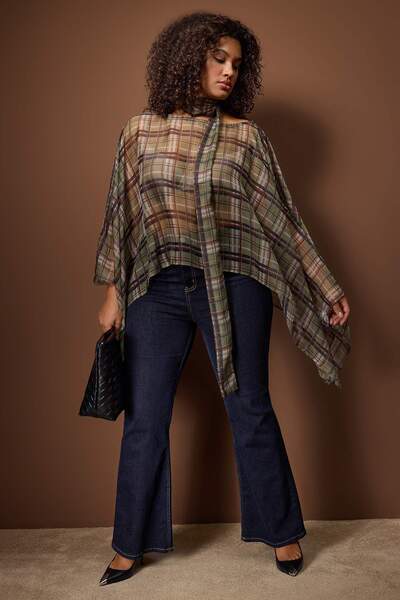 Trendyol Curve Green Plaid Pattern Chiffon Woven Plus Size Blouse Tbbaw26Af00118