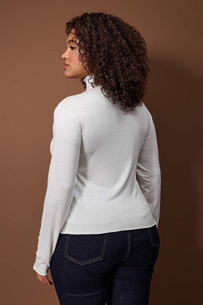 Trendyol Curve Ekru Fake Tricot Mock Neck Transparent Ultra Hafi Knitted Large Size Blouse Tbbaw26Af00113