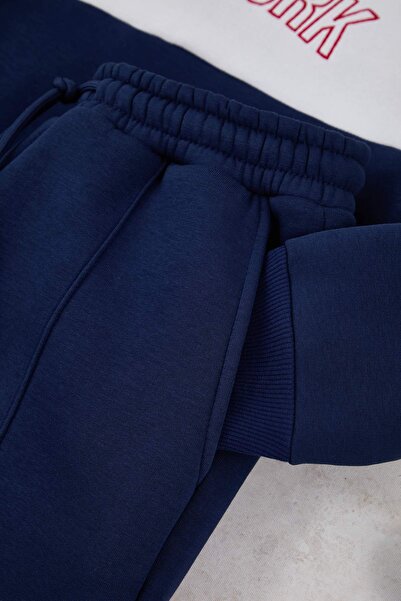 Trendyol Collection Σετ αθλητικής φόρμας Navy Blue Top Regular Bottom Straight ψηλός λαιμός με κεντημένο εσωτερικό φλις TMNAW26EM00002