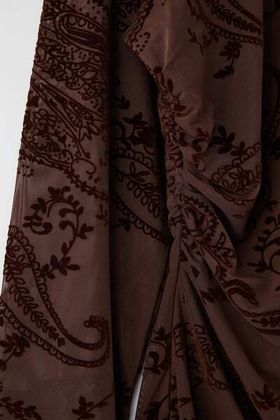 Trendyol Curve Καφέ Πλεκτό με μακρυμάνικο λαιμόκοψη με μακρυμάνικο λαιμόκοψη TBBAW26AF00130