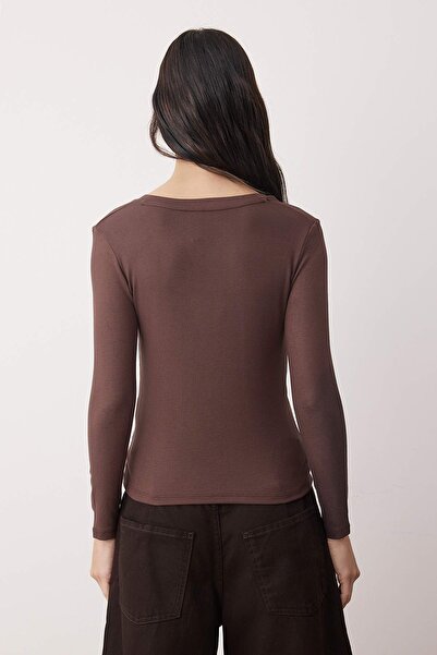 Trendyol Collection Brown Premium Soft Fabric V-Neck Fitted/Slim Fit Stretchy Knitted Blouse Twoaw24Bz00050