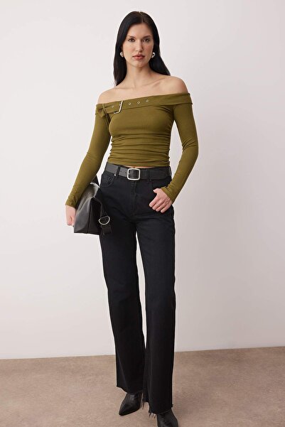 Trendyol Collection Khaki Belt Accessory Detailed Fitted/Bodycon Carmen Collar Knitted Blouse Twoaw26Bz00323