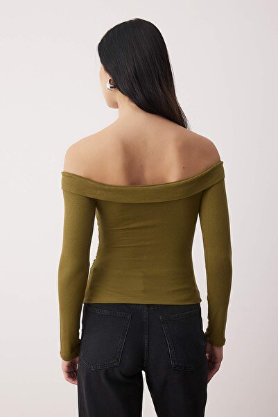Trendyol Collection Khaki Belt Accessory Detailed Fitted/Bodycon Carmen Collar Knitted Blouse Twoaw26Bz00323