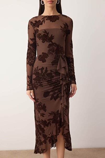 Trendyol Collection Καφέ Πλεκτό Φόρεμα Midi με Φλοκ με τύπωμα Τούλι με επένδυση TPRAW26EL00109
