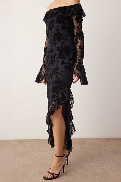 Trendyol Collection Μαύρο φόρεμα με βολάν από τούλι με τύπωμα με μάξι επένδυση TPRAW26EL00083