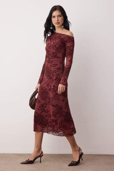 Trendyol Collection Burgundy Flock Printed Low Sleeve Bodycon/Fitted Flock Tulle Midi Knitted Dress Twoaw26El00362