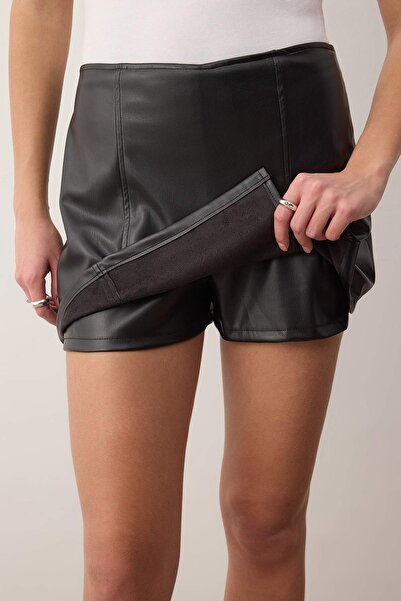 Trendyol Collection Black Faux Leather Mini Skirt Shorts & Bermuda Twoaw26Sr00057