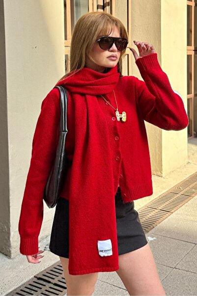 bases. Buttoned Knitwear Cardigan