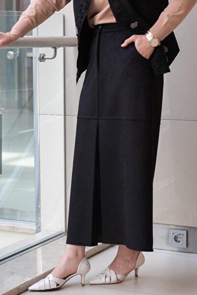 Ghisa Closed Slit Nubuck Skirt with Stitching Detail