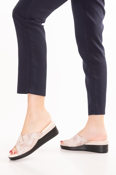 Gondol Παντόφλες εσωτερικού χώρου από γνήσιο δέρμα εκκένωσης 2763 Μπεζ κροκό