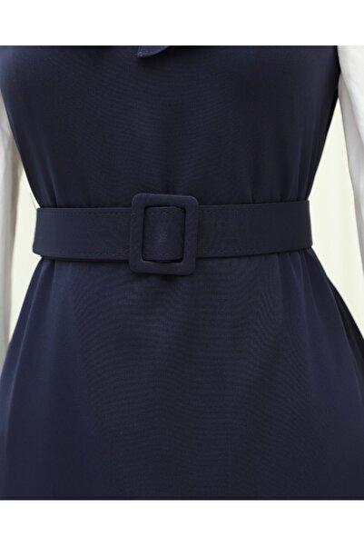 Modamorfo Довга сукня з V-подібним вирізом і поясом - K.Laci