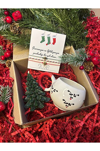 EKAYCE YILBAŞI HEDİYE SETİ - Geyik Figürlü Kupa, Yılbaşı Temalı Çorap ve Bile...