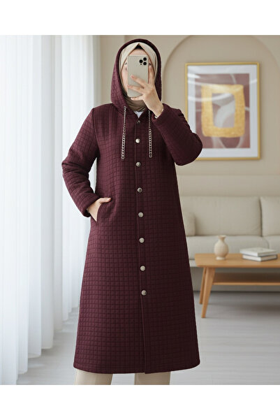 Modamorfo Long quilted coat with chain detail at the neck - burgundy