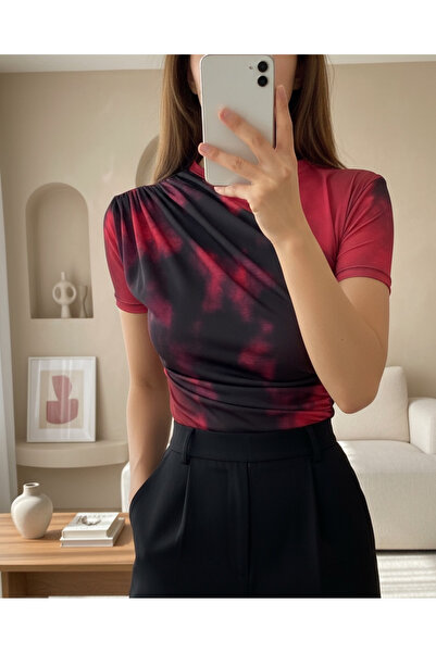 Modamorfo Derék- és vállrészen ráncolt batikolt mintás Sendy blúz - Piros