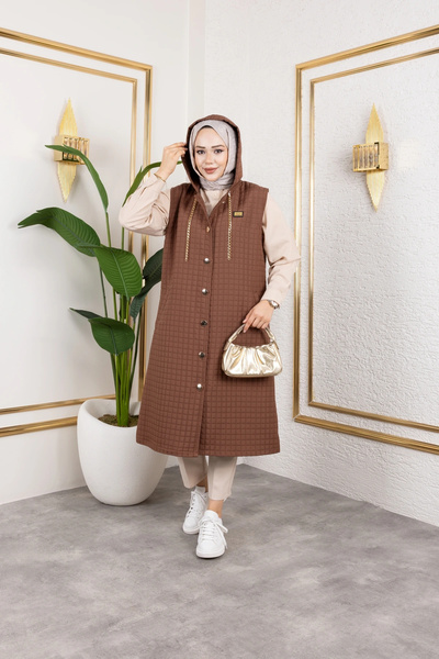 Moda MSK Hooded Quilted Brown Vest with Weapon Detail