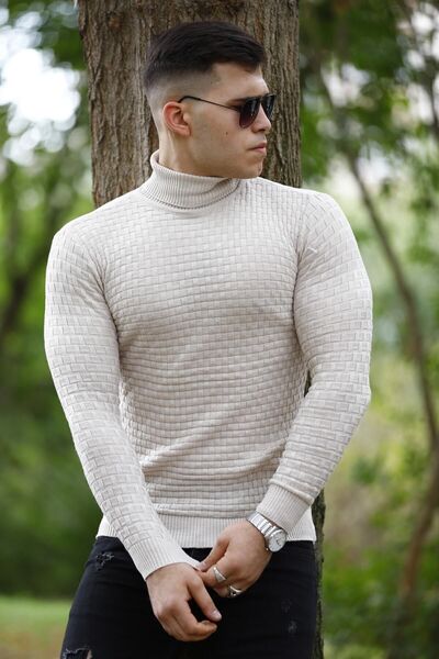 WOWA COMPANY Ecru Turtleneck Sweater
