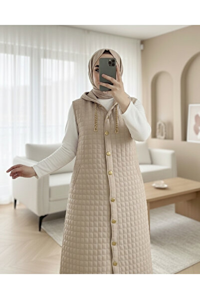 Modamorfo Дълга ватирана жилетка с качулка, джобове и копчета по цялата дължина - камък