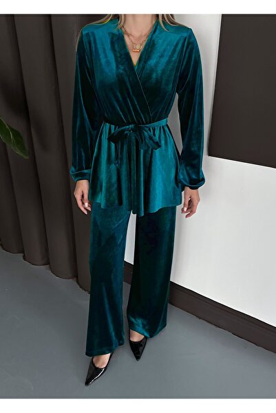 verabelle Velvet Fabric Shoulder Padded Stylish Double-Breasted Suit with Belt Detail