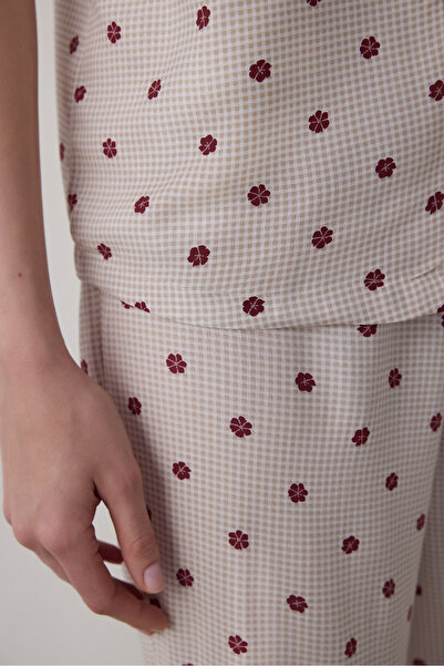 Penti Set de pijamale cu mâneci scurte cu guler de cămașă cu model floral Freya bej