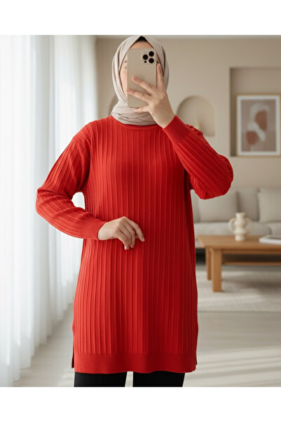 Modamorfo Тонка трикотажна туніка з круглим коміром і тонкою смужкою - червона