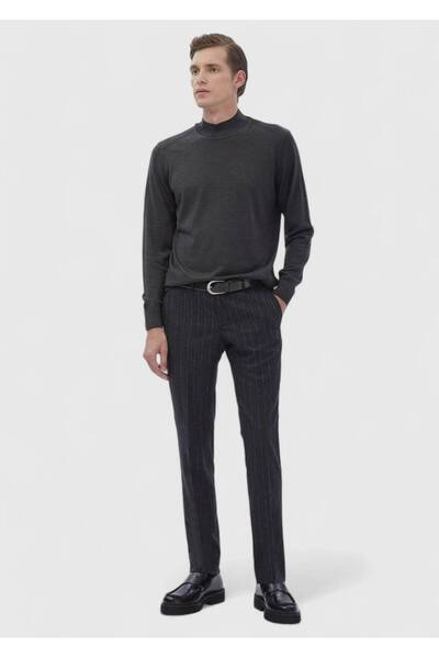 Ramsey Антрацитовий светр з прямим коміром, прямий крій, вовняна суміш