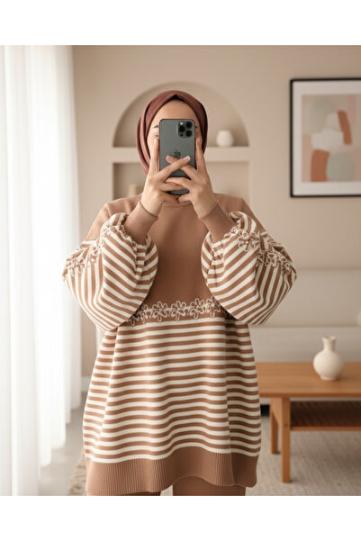 Modamorfo Süzene Nakışlı Çizgili Triko Tunik -Vizon