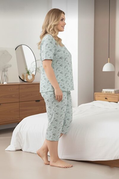 Temporium Women's Plus Size Short Sleeve Capri Bamboo Pajama Set