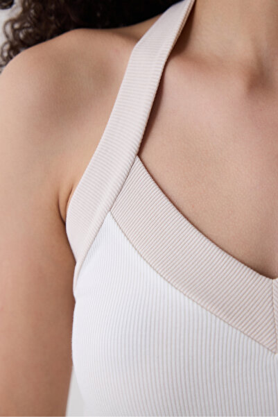 Penti Semi Crop Off-White Halter Top
