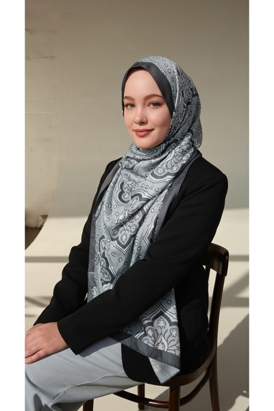 nevhare شال من سلسلة هيميني باللون الرمادي