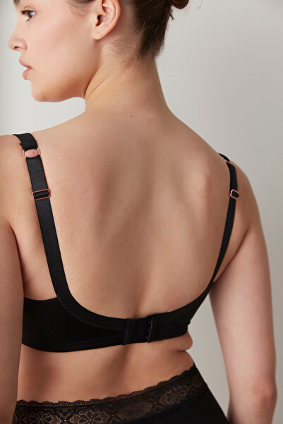 Penti Black Beauty Enhancing Kostice Form Bra