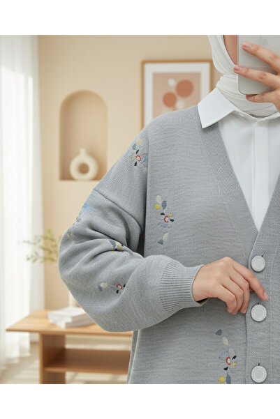 Modamorfo Floral Embroidered Shiny Buttoned Knit Cardigan - Gray