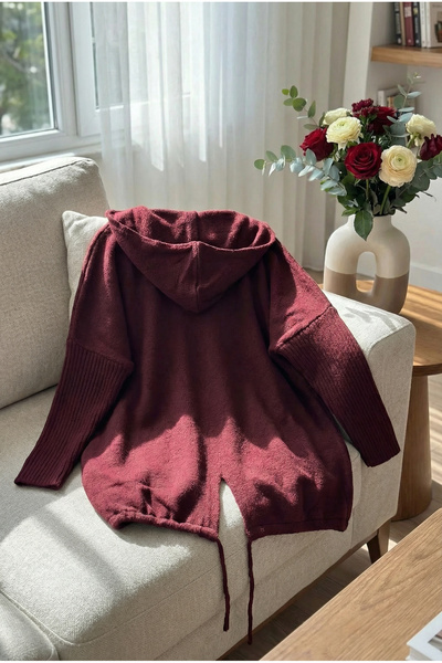 FEMELLE Burgundy Hooded Batwing Sleeve Oversize Knit Cardigan with Double Pockets Standard Size (Fits up to Size 48)