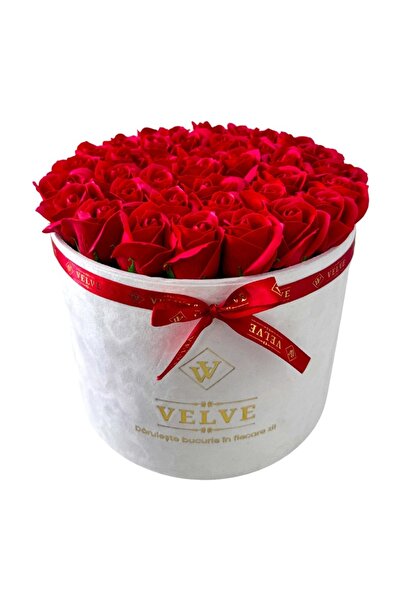 velve Aranjament Floral Majestic Red, cu trandafiri din sapun, in cutie alba ...