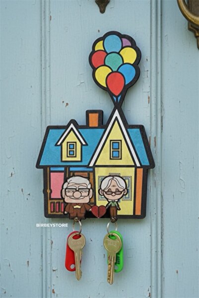 BİRBEYSTORE Breloc din lemn - Cuplu Iubitori și Baloane colorate cu privire în sus