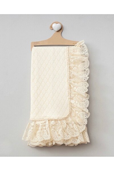 Mert Baby بطانية إيلينا المنسوجة الفاخرة ذات 4 طبقات من الدانتيل