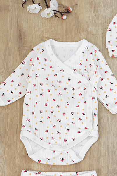 Sitilin Baby Girl White Flower 4-Piece Blanket Hospital Discharge Set Stl7107