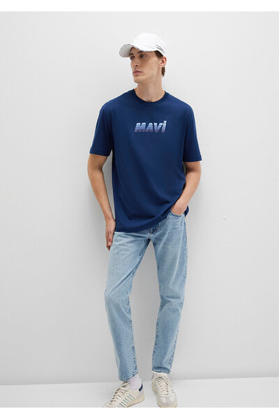 Mavi Marineblaues T-Shirt mit Logo-Print, lockere Passform / bequemer Schnitt 0612904-89353