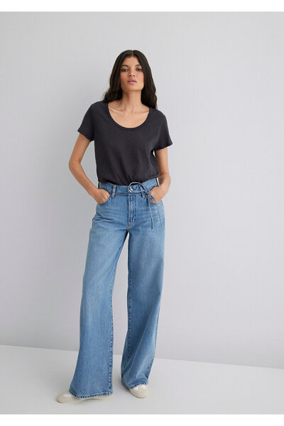 Mavi Anthrazitfarbenes Basic-T-Shirt mit normaler Passform / normaler Schnitt...