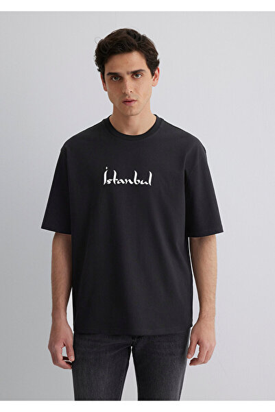 Mavi Ιστορία της Κωνσταντινούπολης Μαύρο μπλουζάκι με στάμπα Relaxed Fit / Άνετη εφαρμογή 0612999-900