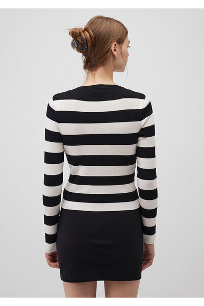 Mavi Pulover negru cu decolteu în V cu dungi - Croială potrivită 1710544 -85407