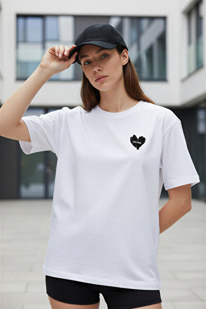Amia&Co. Ekru Bisiklet Yaka Kısa Kollu Nakışlı T-Shirt