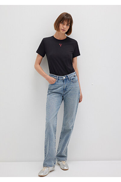 Mavi Schwarzes T-Shirt mit Logo-Print, reguläre Passform / normaler Schnitt 1601185-900